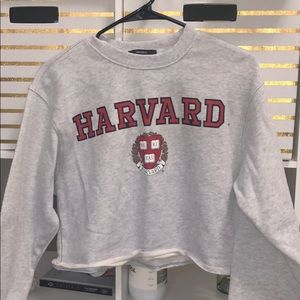 ⭐️SALE⭐️$10 BNWOT Harvard cropped Crewneck sweater